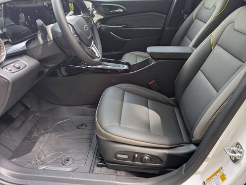 New 2026 Chevrolet Trax ACTIV w/ Sunroof Package FWD image 10