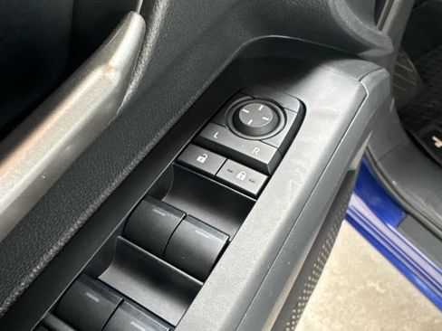 Used 2025 Toyota Tacoma TRD Sport AWD/4WD image 15