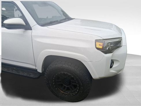 Used 2019 Toyota 4Runner SR5 w/ Wilderness Package AWD/4WD image 10
