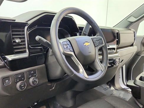 Used 2023 Chevrolet Silverado 1500 LT image 22