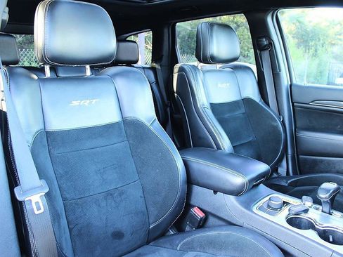 Used 2015 Jeep Grand Cherokee SRT w/ Luxury Group II AWD/4WD image 22