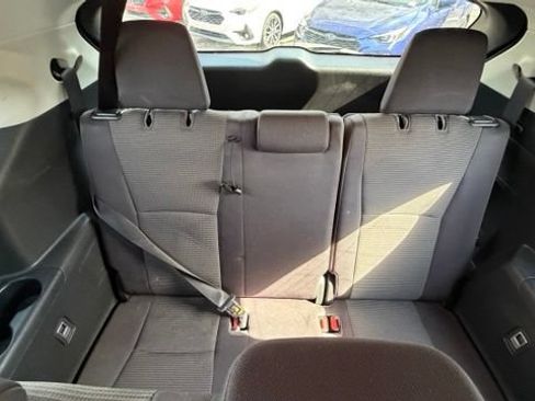 Used 2021 Toyota Highlander LE AWD/4WD image 15