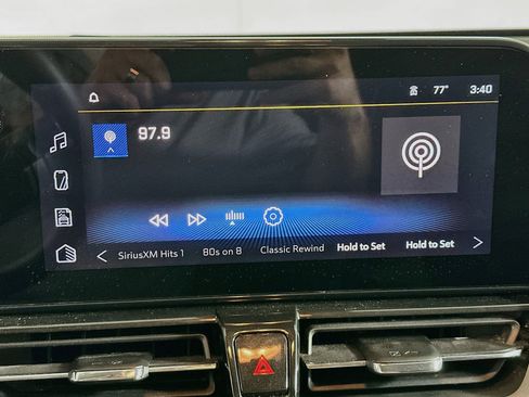 Used 2025 Chevrolet TrailBlazer LT FWD image 19