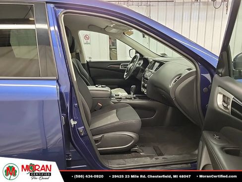 Used 2018 Nissan Pathfinder SV AWD/4WD image 15
