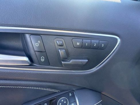 Used 2017 Mercedes-Benz GLA 250 4MATIC image 4