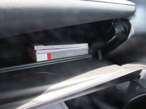Used 2021 Toyota Camry SE FWD image 28
