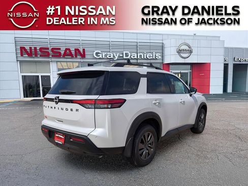 New 2026 Nissan Pathfinder SV image 4