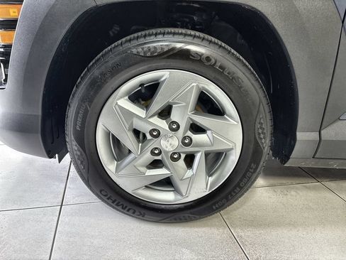 Used 2025 Hyundai Kona SE FWD image 18