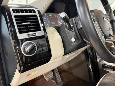 Used 2010 Land Rover Range Rover Supercharged AWD/4WD image 14