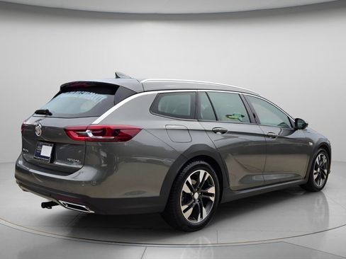 Used 2018 Buick Regal Essence w/ Driver Confidence Package #1 AWD/4WD image 7
