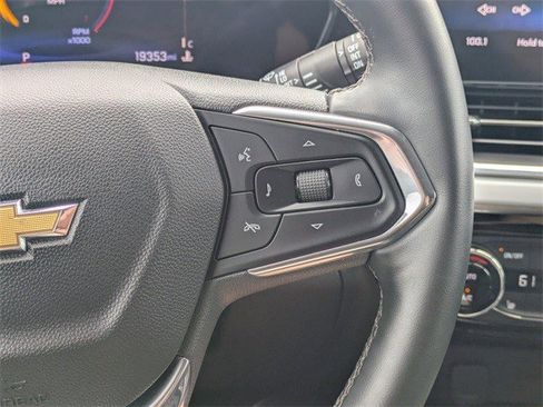 Certified 2025 Chevrolet Trax LT w/ LT Convenience Package image 18