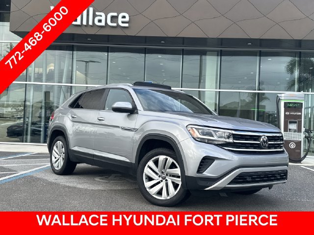 Used 2020 Volkswagen Atlas Cross Sport SE w/ Panoramic Sunroof Package FWD image 1
