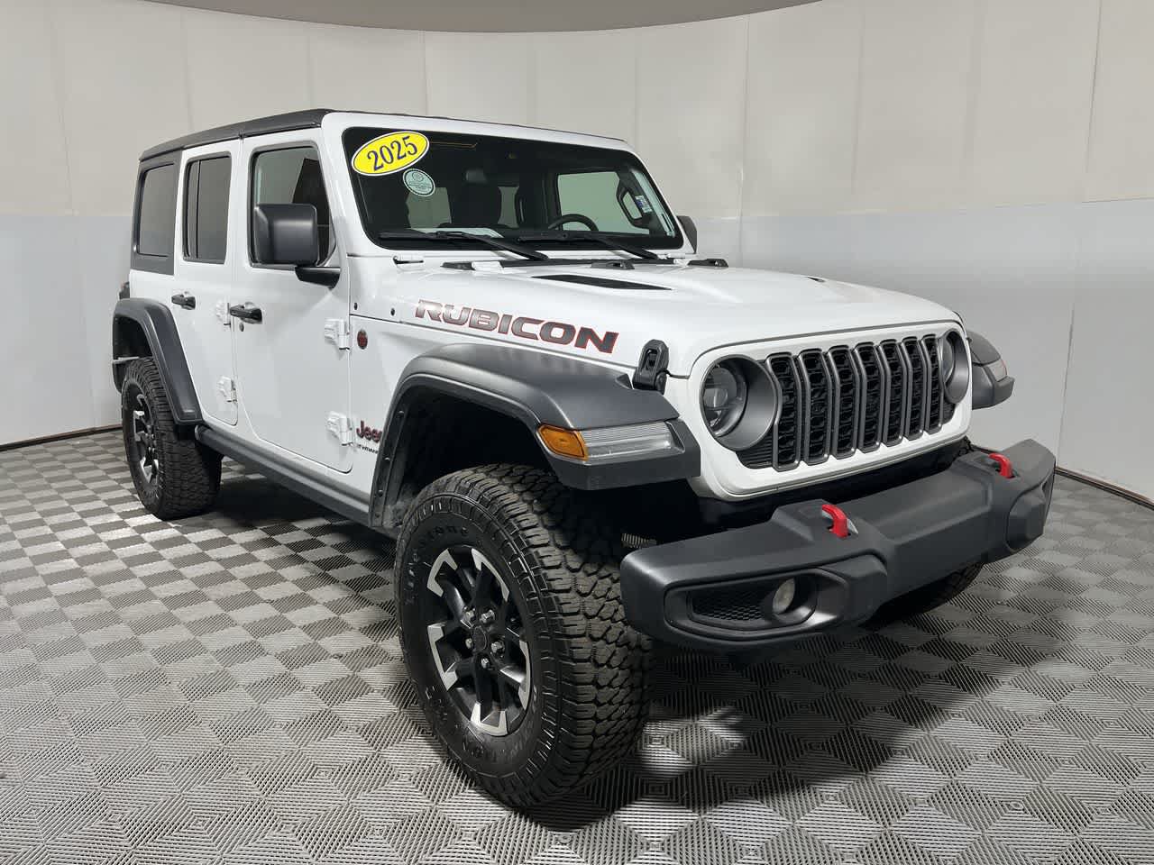 Used 2025 Jeep Wrangler Unlimited Rubicon AWD/4WD image 2