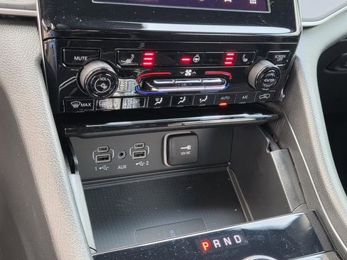 New 2025 Jeep Grand Cherokee Laredo X w/ Luxury Tech Group I RWD image 23