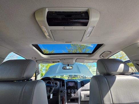 Used 2011 Toyota Sequoia Platinum AWD/4WD image 20