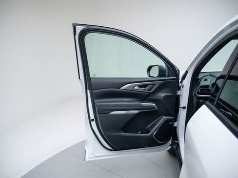 New 2026 Chevrolet Traverse LT w/ Enhanced Driving Package image 23