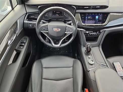 Used 2020 Cadillac XT6 Sport image 11