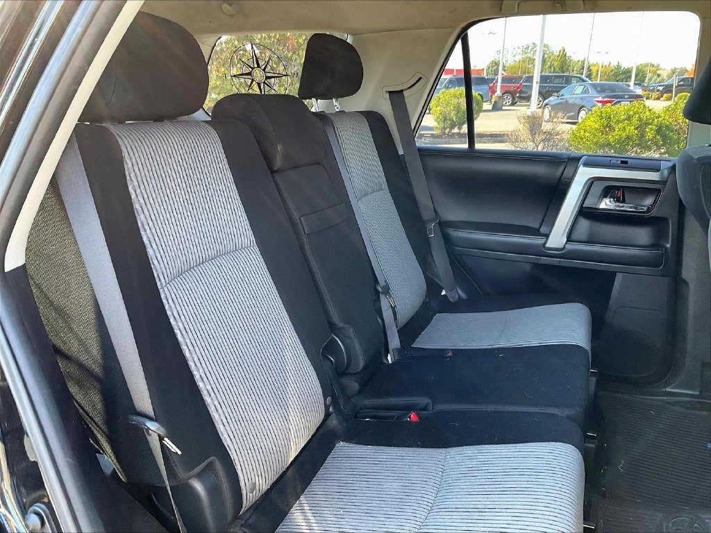Used 2019 Toyota 4Runner SR5 AWD/4WD image 6