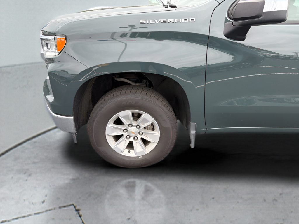 Used 2025 Chevrolet Silverado 1500 LT AWD/4WD image 30