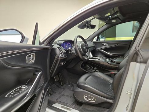Used 2022 Aston Martin DBX AWD/4WD image 16