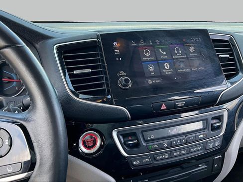 Used 2019 Honda Pilot Touring image 6