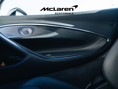 Used 2023 McLaren Artura RWD image 32