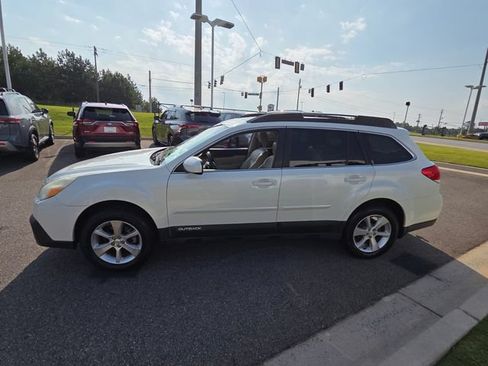 Used 2013 Subaru Outback 2.5i Limited AWD/4WD image 4
