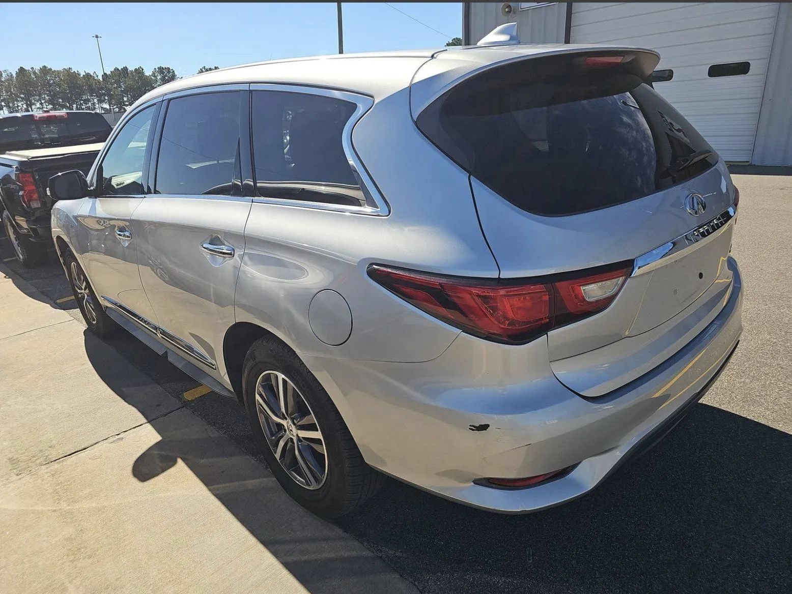 Used 2018 INFINITI QX60 Luxe AWD/4WD image 3