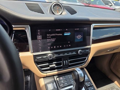 Used 2019 Porsche Macan AWD/4WD image 23