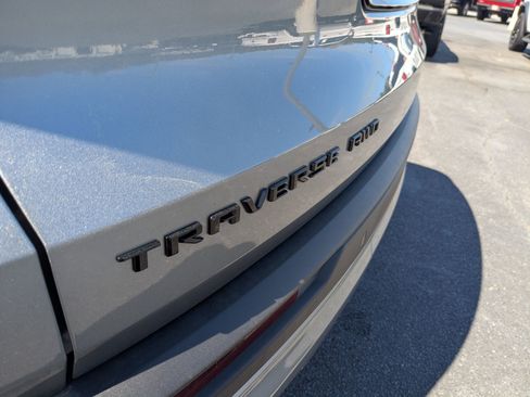 Used 2025 Chevrolet Traverse Z71 w/ Driver Confidence Package image 32