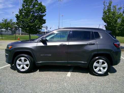 Used 2019 Jeep Compass Latitude w/ Popular Equipment Group AWD/4WD image 24