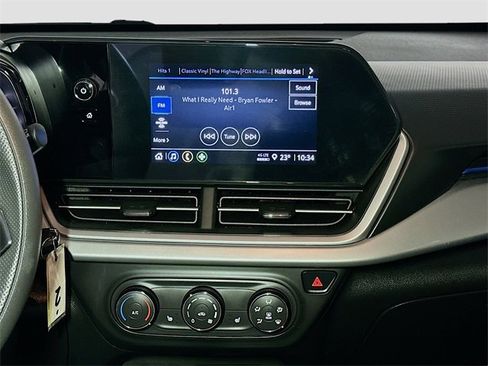 Used 2024 Chevrolet Trax LS w/ LS Convenience Package image 11