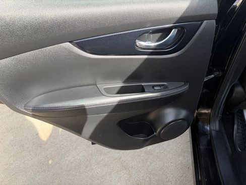 Used 2017 Nissan Rogue Sport SV w/ SV Premium Package image 23