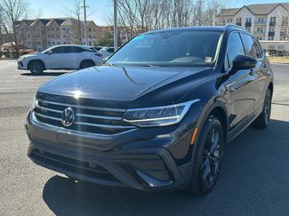 Certified 2024 Volkswagen Tiguan SE w/ Panoramic Sunroof Package video 1