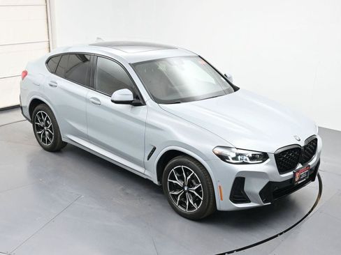 Used 2023 BMW X4 xDrive30i w/ M Sport Package AWD/4WD image 40