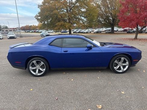 Used 2018 Dodge Challenger SXT w/ Super Sport Group (SS/T) image 8
