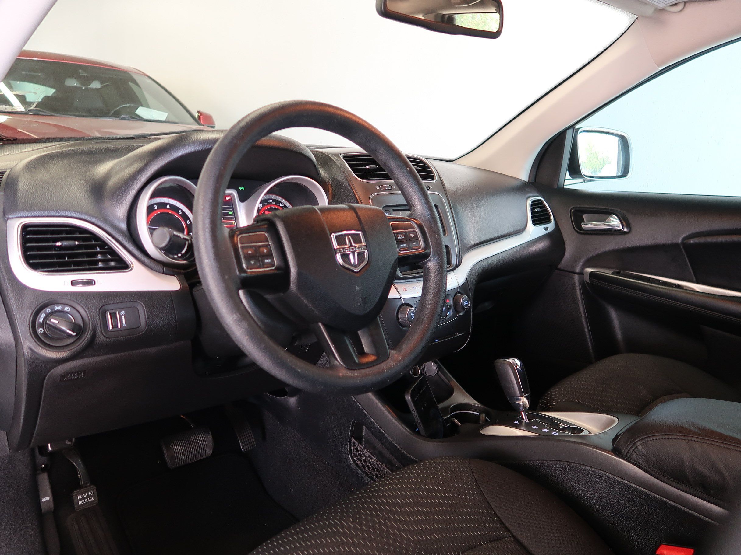 Used 2019 Dodge Journey SE FWD image 18