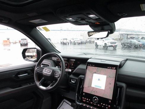Used 2025 GMC Yukon AT4 Ultimate image 31