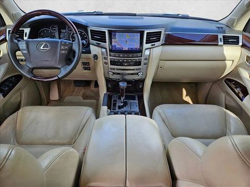 Used 2013 Lexus LX 570 4WD w/ Luxury Pkg w/Pre-crash image 19