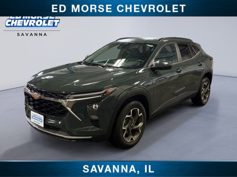 Used 2025 Chevrolet Trax LT image 1