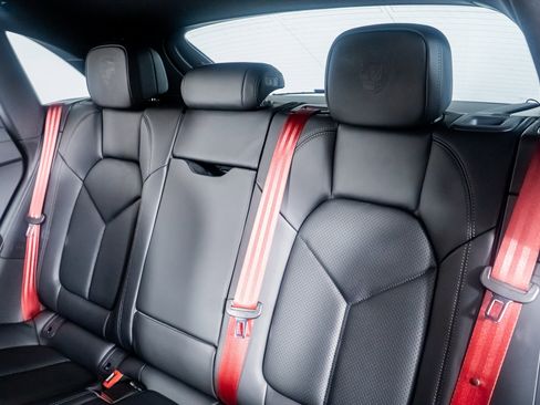 Used 2024 Porsche Macan GTS image 34