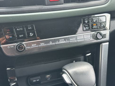 Certified 2024 Kia Seltos SX w/ SX Sunroof Package image 20