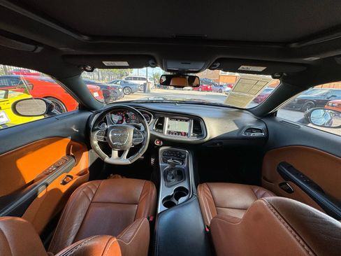 Used 2019 Dodge Challenger SRT Hellcat Redeye image 31