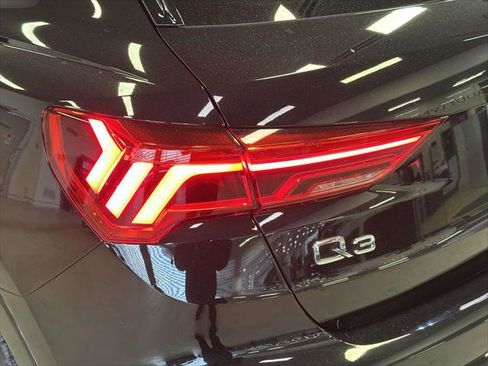 Certified 2025 Audi Q3 2.0T Premium Plus w/ Premium Plus Package image 9