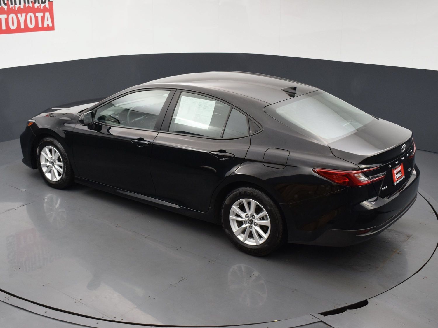 Used 2025 Toyota Camry LE FWD image 19