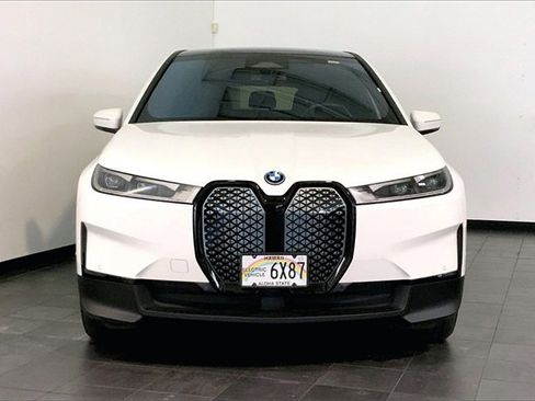 Used 2025 BMW iX xDrive50 image 3