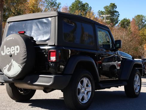 Used 2023 Jeep Wrangler Sport S image 17