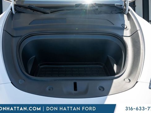 Used 2021 Tesla Model Y Long Range AWD/4WD image 35