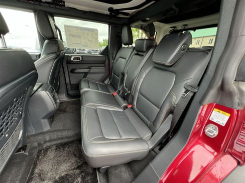 New 2025 Ford Bronco Badlands w/ Sasquatch Package AWD/4WD image 32