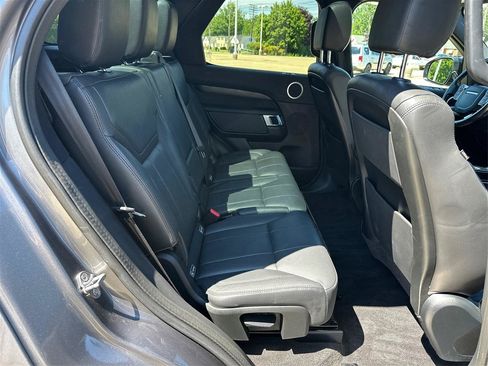 Used 2018 Land Rover Discovery HSE AWD/4WD image 43